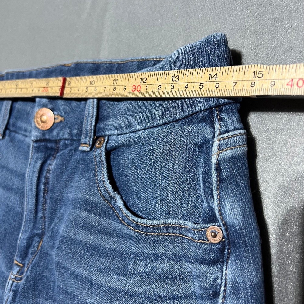 American Eagle Curvy Midi The Dream Short Medium Wash Raw Hem Denim Shorts 8 - Picture 5 of 15